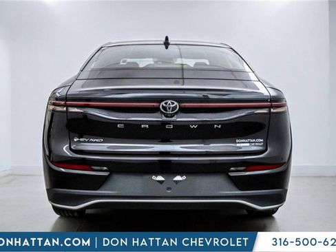 Used 2024 Toyota Crown XLE image 33