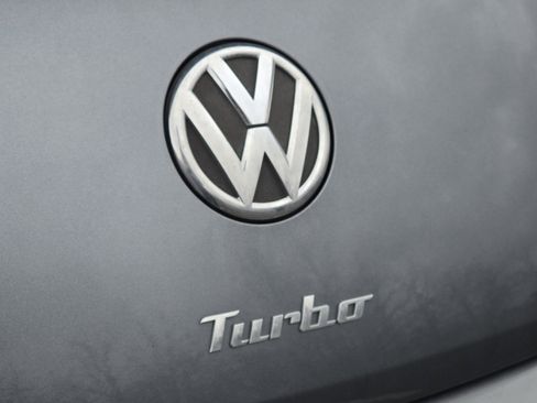 Used 2012 Volkswagen Beetle 2.0T w/ Lamp & Wheel Pkg image 23