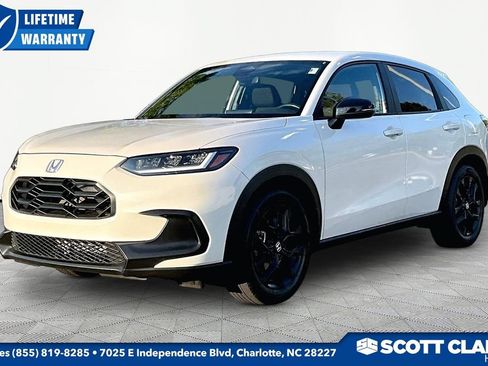 Used 2024 Honda HR-V Sport image 3