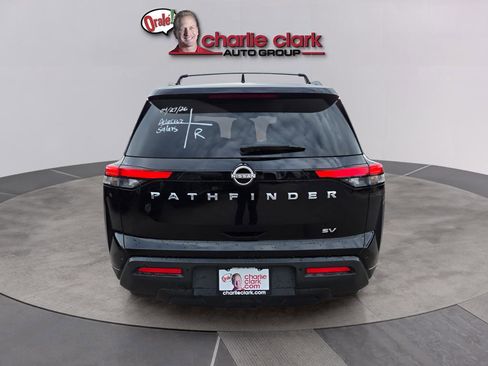 Used 2022 Nissan Pathfinder SV FWD image 5