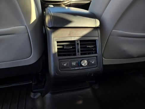 Used 2016 Toyota Avalon Limited image 28