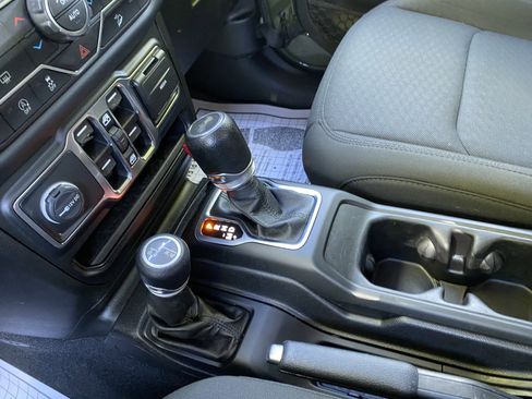 Used 2020 Jeep Wrangler Unlimited Sport image 30