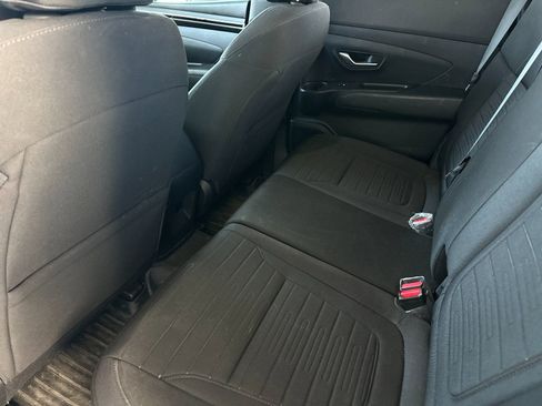 Used 2022 Hyundai Santa Cruz SEL Premium image 11