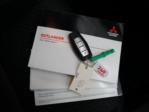 Used 2024 Mitsubishi Outlander ES image 52