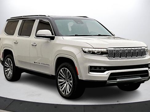 Used 2022 Jeep Grand Wagoneer Series III image 2