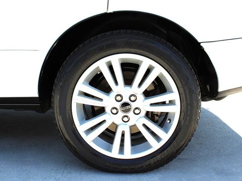 Used 2012 Land Rover Range Rover HSE LUX image 11