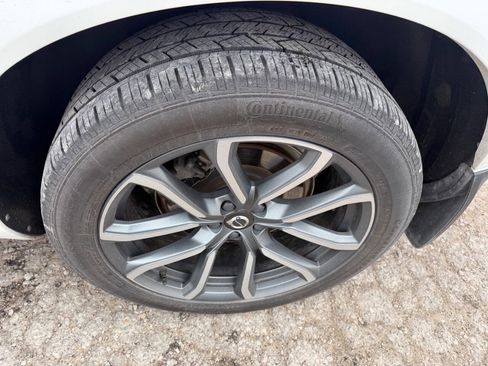 Used 2018 Volvo XC90 T5 Momentum w/ Convenience Package image 10