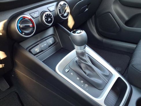 New 2026 Hyundai Venue SE FWD image 9