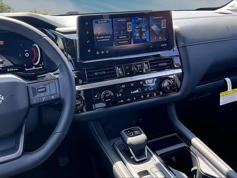 New 2026 Nissan Pathfinder SL w/ SL Premium Package FWD image 6
