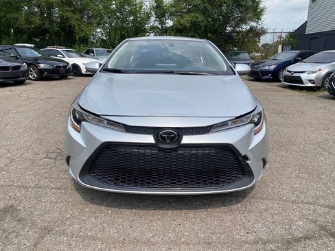 Used 2022 Toyota Corolla LE FWD image 4