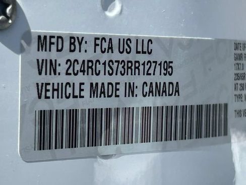 Used 2024 Chrysler Pacifica Limited FWD image 40
