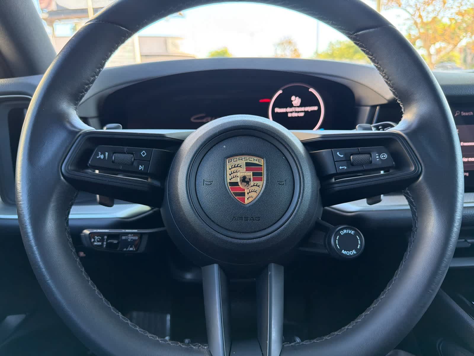 Certified 2024 Porsche Cayenne AWD/4WD image 27