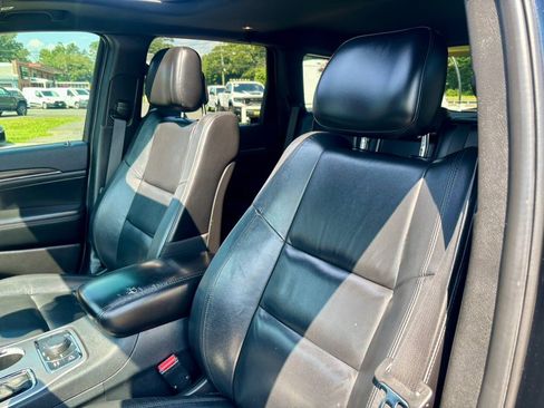 Used 2018 Jeep Grand Cherokee Limited AWD/4WD image 17