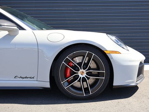 Used 2026 Porsche 911 Carrera 4 GTS AWD/4WD image 11