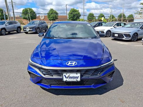 Certified 2025 Hyundai Elantra Sport w/ Cargo Package image 34