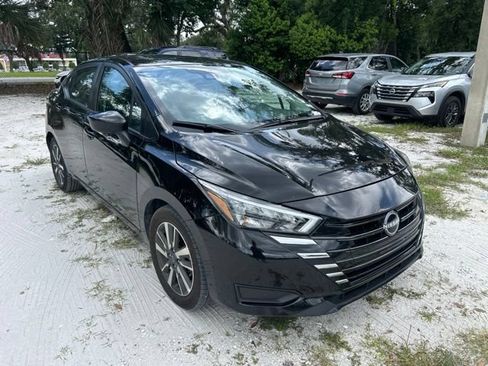 Used 2025 Nissan Versa SV FWD image 1