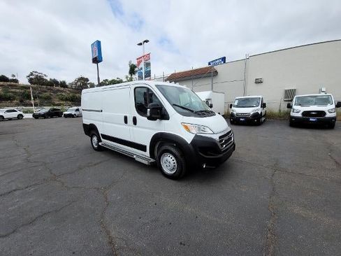 Used 2025 RAM ProMaster 2500 w/ U-Haul Equipment Group FWD image 2