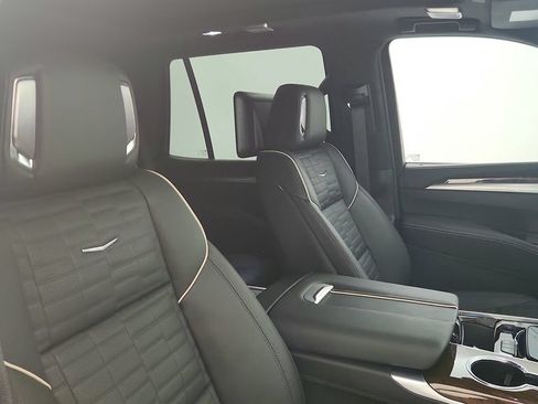 Used 2026 Cadillac Escalade Platinum Sport AWD/4WD image 15