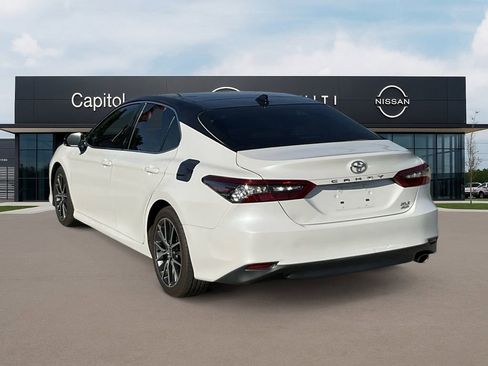 Used 2021 Toyota Camry XLE image 7
