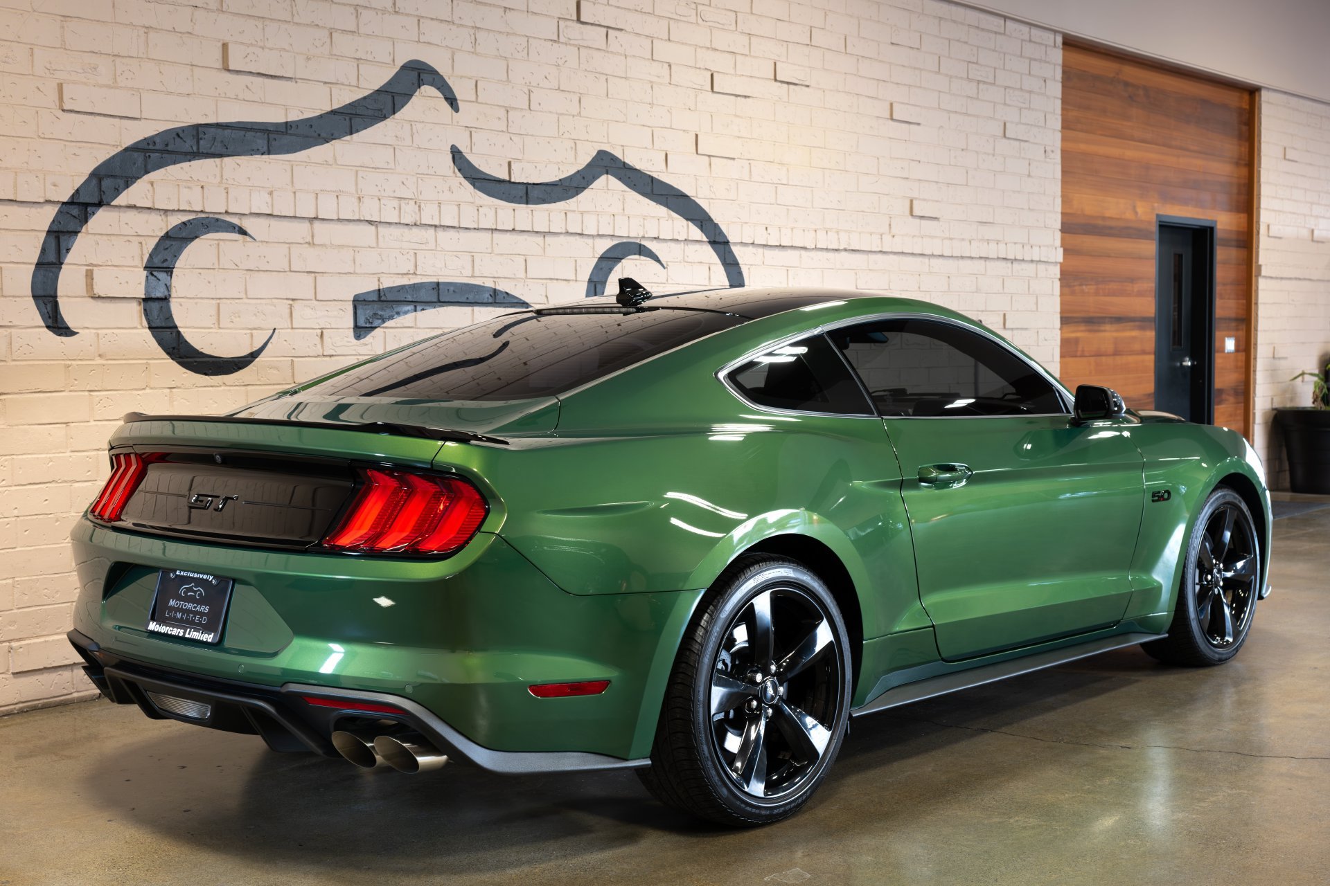 Used 2022 Ford Mustang GT Premium w/ Black Accent Package RWD image 4