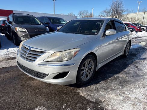 Used 2012 Hyundai Genesis 3.8 image 3