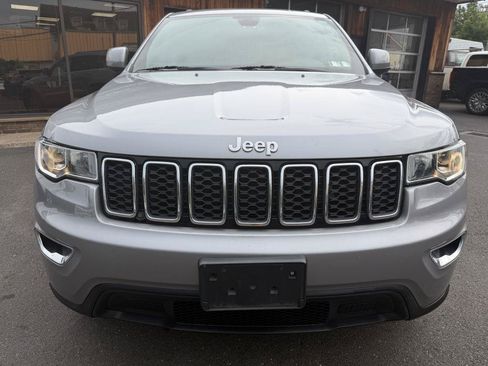 Used 2019 Jeep Grand Cherokee Laredo w/ 18" Wheel & 8.4" Radio Group AWD/4WD image 8