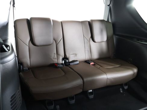 Used 2024 Nissan Armada Platinum AWD/4WD image 43