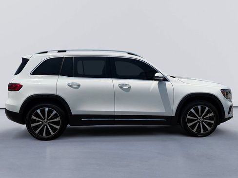 Used 2023 Mercedes-Benz GLB 250 4MATIC image 2