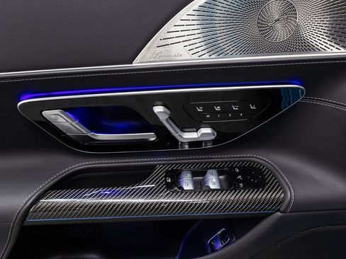 Certified 2023 Mercedes-Benz SL 63 AMG 4MATIC w/ Driver Assistance Package image 7