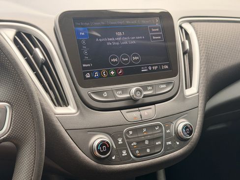 Used 2024 Chevrolet Malibu LT FWD image 27