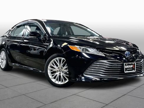 Certified 2020 Toyota Camry XLE w/ Driver Assist Package image 3