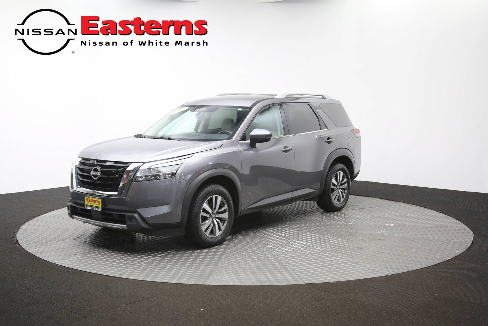 Used 2022 Nissan Pathfinder SL AWD/4WD image 56