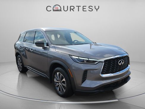 Certified 2025 INFINITI QX60 Pure image 4