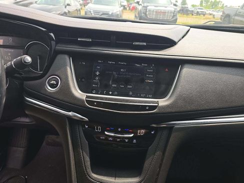 Used 2022 Cadillac XT5 Premium Luxury AWD/4WD image 4
