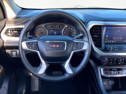 Used 2023 GMC Acadia SLE image 8