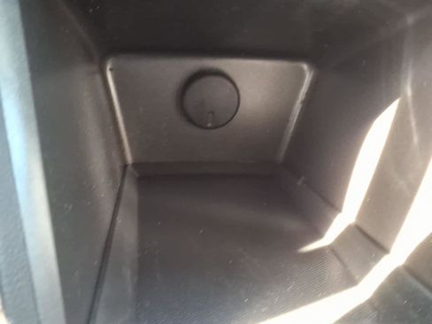 Used 2017 Chevrolet Equinox LT w/ Convenience Package image 24