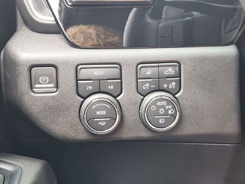 Certified 2022 Chevrolet Silverado 1500 LTZ image 22