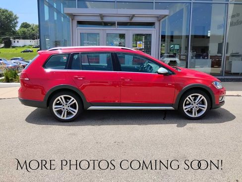Used 2017 Volkswagen Golf Alltrack S AWD/4WD image 2