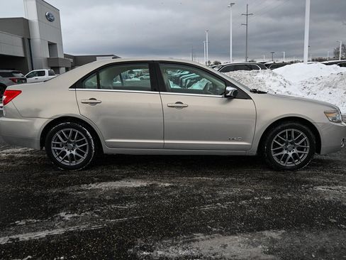 Used 2009 Lincoln MKZ image 3