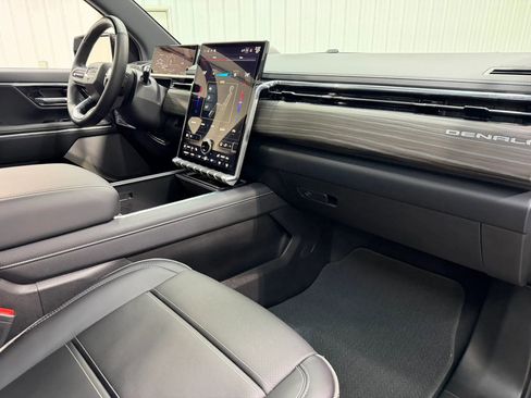 Used 2025 GMC Sierra EV Denali image 14