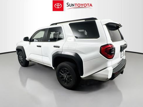 Used 2025 Toyota 4Runner SR5 AWD/4WD image 6