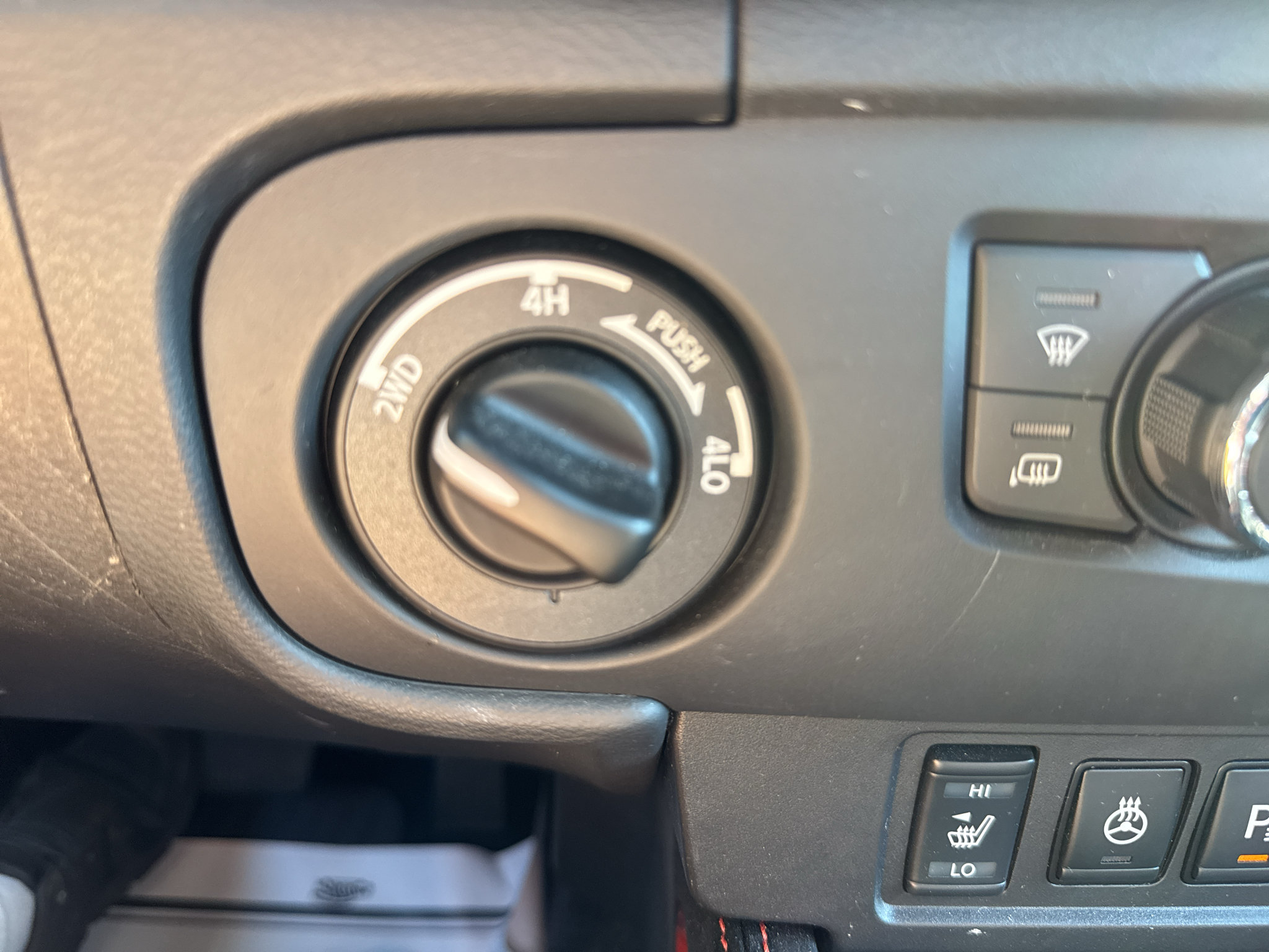 Used 2025 Nissan Frontier PRO-4X w/ Pro Convenience Package AWD/4WD image 25