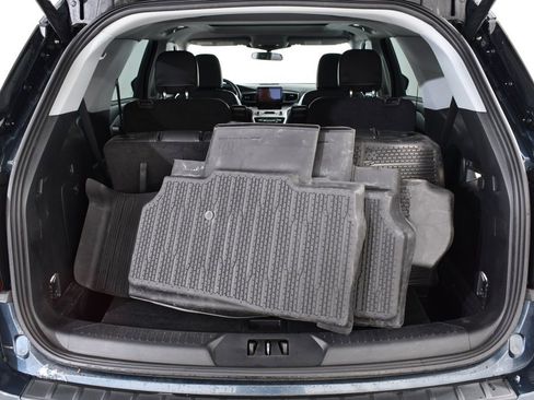 Used 2023 Ford Explorer XLT w/ Equipment Group 202A image 21