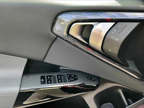 Used 2026 BMW X3 xDrive30 w/ Premium Package image 10