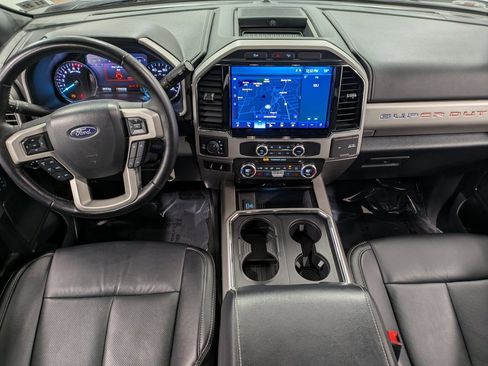 Used 2022 Ford F250 Lariat w/ Chrome Package image 23