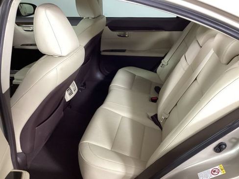 Used 2016 Lexus ES 350 w/ Premium Package w/Wood Trim FWD image 22