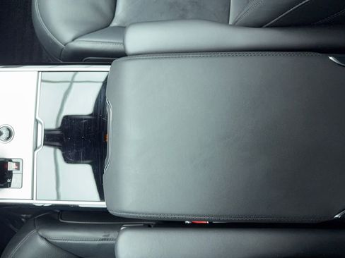 Used 2024 Land Rover Range Rover SE image 26