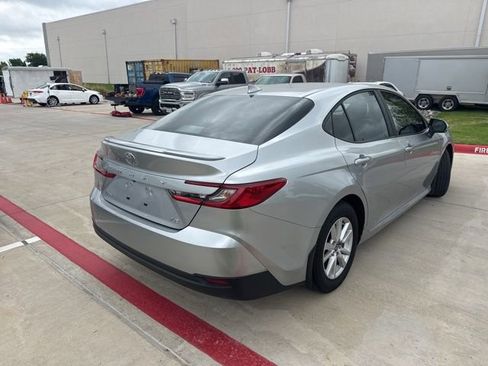 Used 2025 Toyota Camry LE w/ Convenience Package image 3