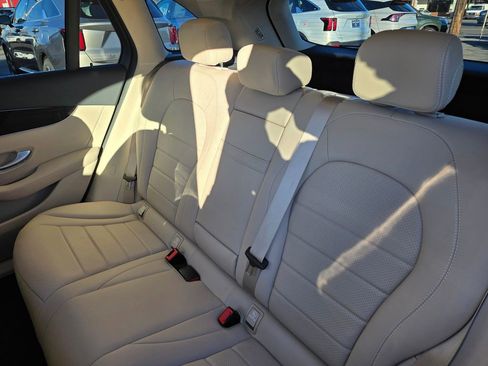 Used 2021 Mercedes-Benz GLC 300 4MATIC image 17