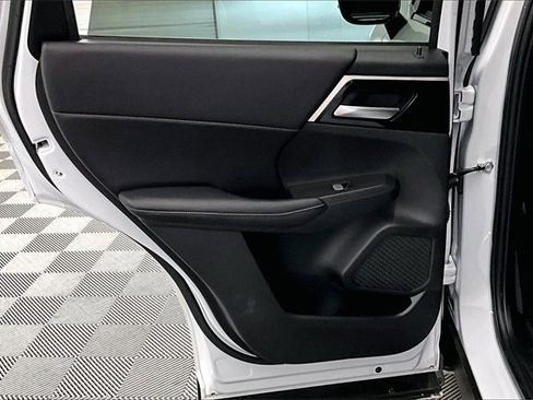 Used 2023 Mitsubishi Outlander Ralliart image 18